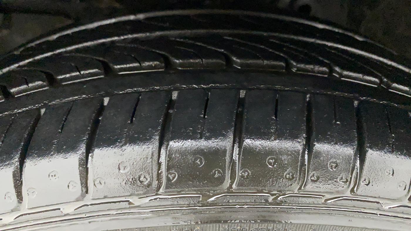 2017 Honda Jazz 1.2 V AT, Petrol, Automatic, 11,303 km, Left Front Tyre Tread