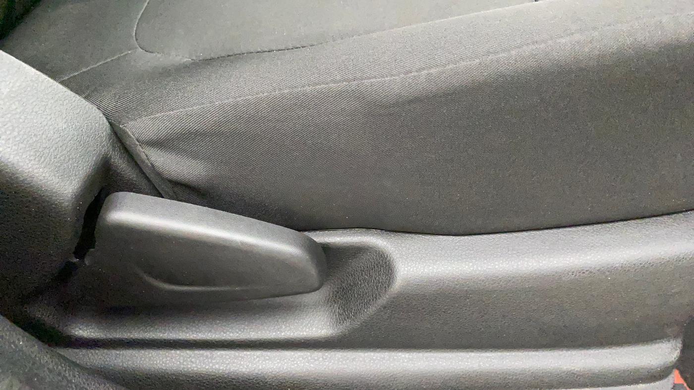 2021 Renault Kwid RXT 1.0 (O), Petrol, Manual, 1,186 km, Driver Side Adjustment Panel