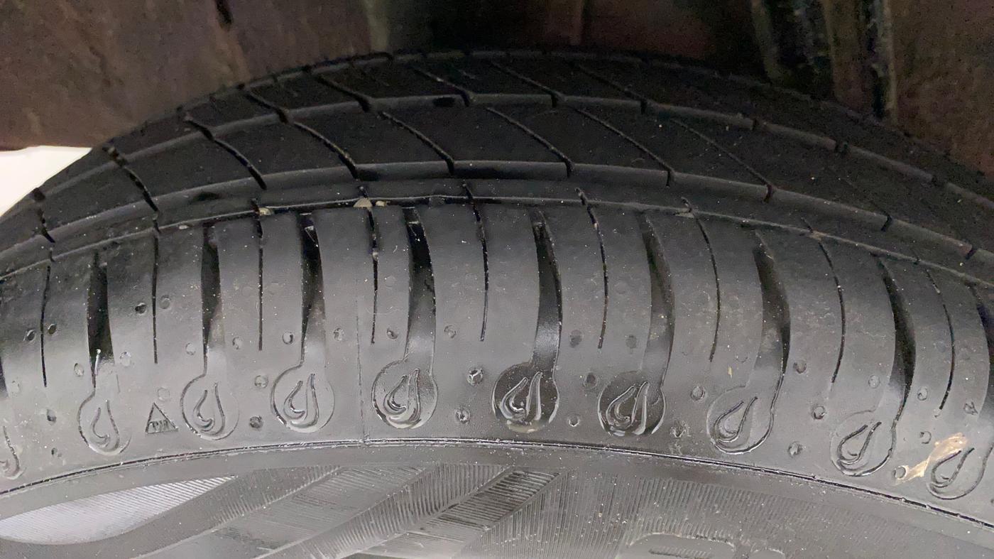 2021 Renault Kwid RXT 1.0 (O), Petrol, Manual, 1,186 km, Right Rear Tyre Tread
