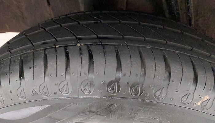 2021 Renault Kwid RXT 1.0 (O), Petrol, Manual, 1,186 km, Right Rear Tyre Tread