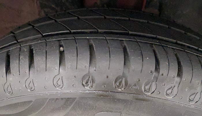 2021 Renault Kwid RXT 1.0 (O), Petrol, Manual, 1,186 km, Right Front Tyre Tread