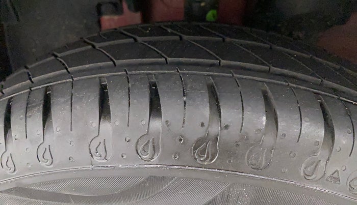 2021 Renault Kwid RXT 1.0 (O), Petrol, Manual, 1,186 km, Left Front Tyre Tread