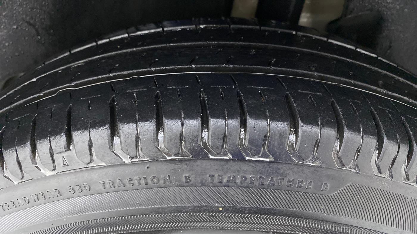 2019 Maruti Dzire VXI, Petrol, Manual, 21,100 km, Left Rear Tyre Tread