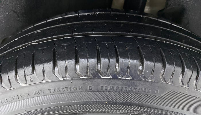 2019 Maruti Dzire VXI, Petrol, Manual, 21,100 km, Left Rear Tyre Tread