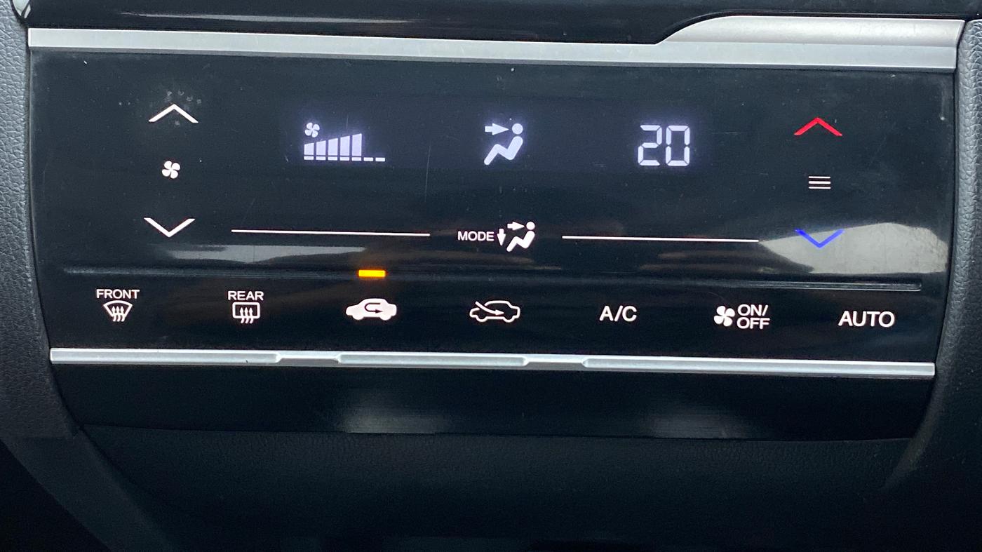 2017 Honda WR-V 1.5L I-DTEC VX MT, Diesel, Manual, 93,297 km, Automatic Climate Control