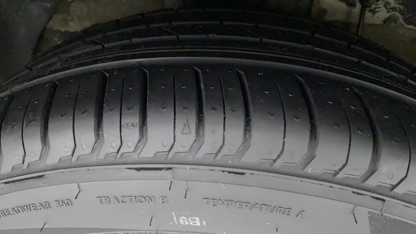 2017 Hyundai i20 Active 1.4 SX, Diesel, Manual, 1,00,917 km, Right Rear Tyre Tread
