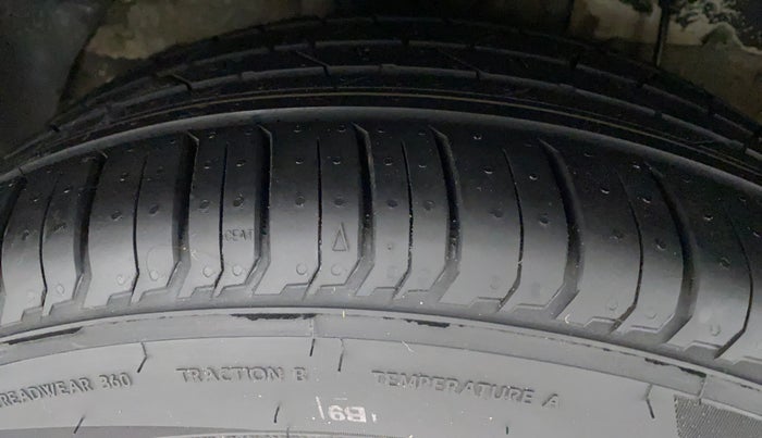 2017 Hyundai i20 Active 1.4 SX, Diesel, Manual, 1,00,917 km, Right Rear Tyre Tread