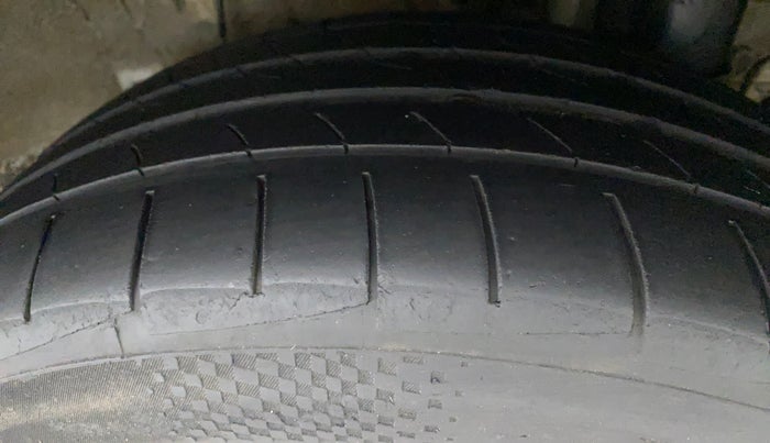 2017 Hyundai i20 Active 1.4 SX, Diesel, Manual, 1,00,917 km, Left Rear Tyre Tread