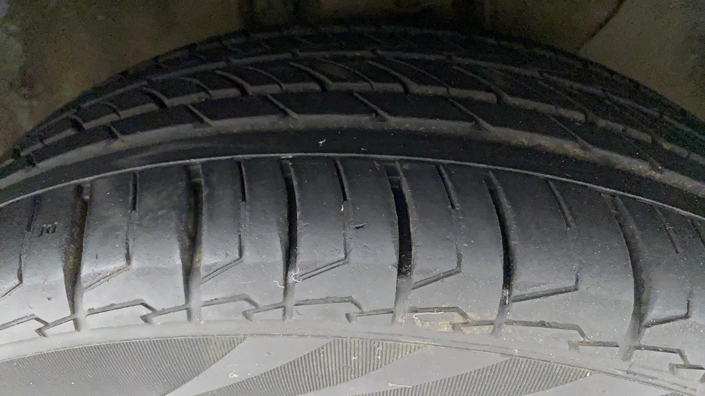 2017 Hyundai i20 Active 1.4 SX, Diesel, Manual, 1,00,917 km, Right Front Tyre Tread