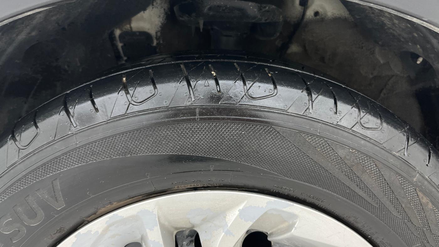 2022 KIA CARENS PRESTIGE PLUS 1.5 DIESEL 7 STR, Diesel, Manual, 83,129 km, Left Front Tyre Tread