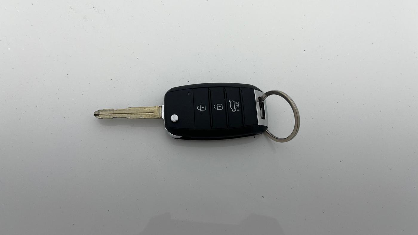 2022 KIA CARENS PRESTIGE PLUS 1.5 DIESEL 7 STR, Diesel, Manual, 83,129 km, Key Close Up