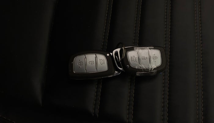 2017 Hyundai Elite i20 ASTA 1.4 CRDI (O), Diesel, Manual, 1,19,710 km, Key Close Up