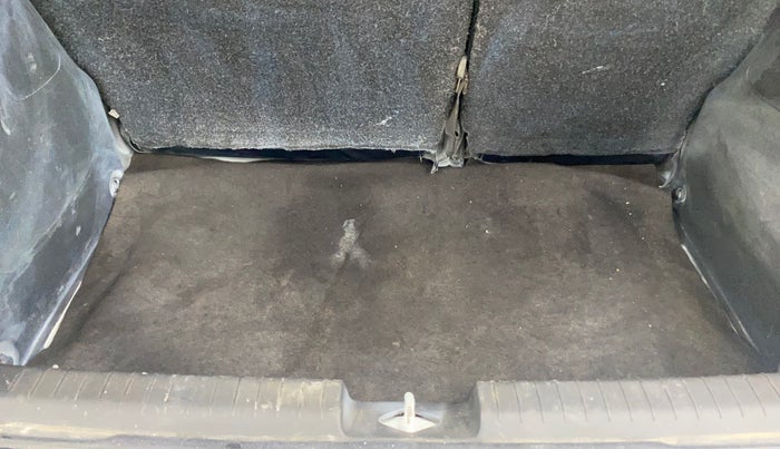 2017 Hyundai Elite i20 ASTA 1.4 CRDI (O), Diesel, Manual, 1,19,710 km, Boot Inside