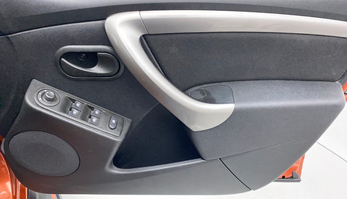 2019 Renault Duster RXS (O) CVT, Petrol, Automatic, 14,347 km, Driver Side Door Panels Control