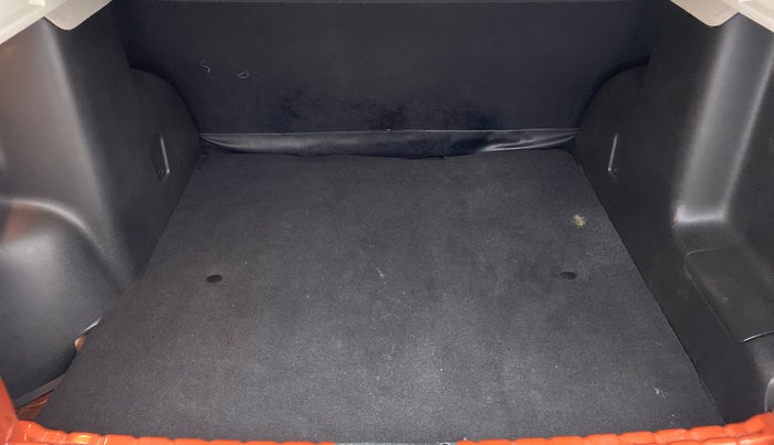 2019 Renault Duster RXS (O) CVT, Petrol, Automatic, 14,347 km, Boot Inside