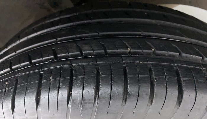 2019 Renault Duster RXS (O) CVT, Petrol, Automatic, 14,347 km, Left Rear Tyre Tread