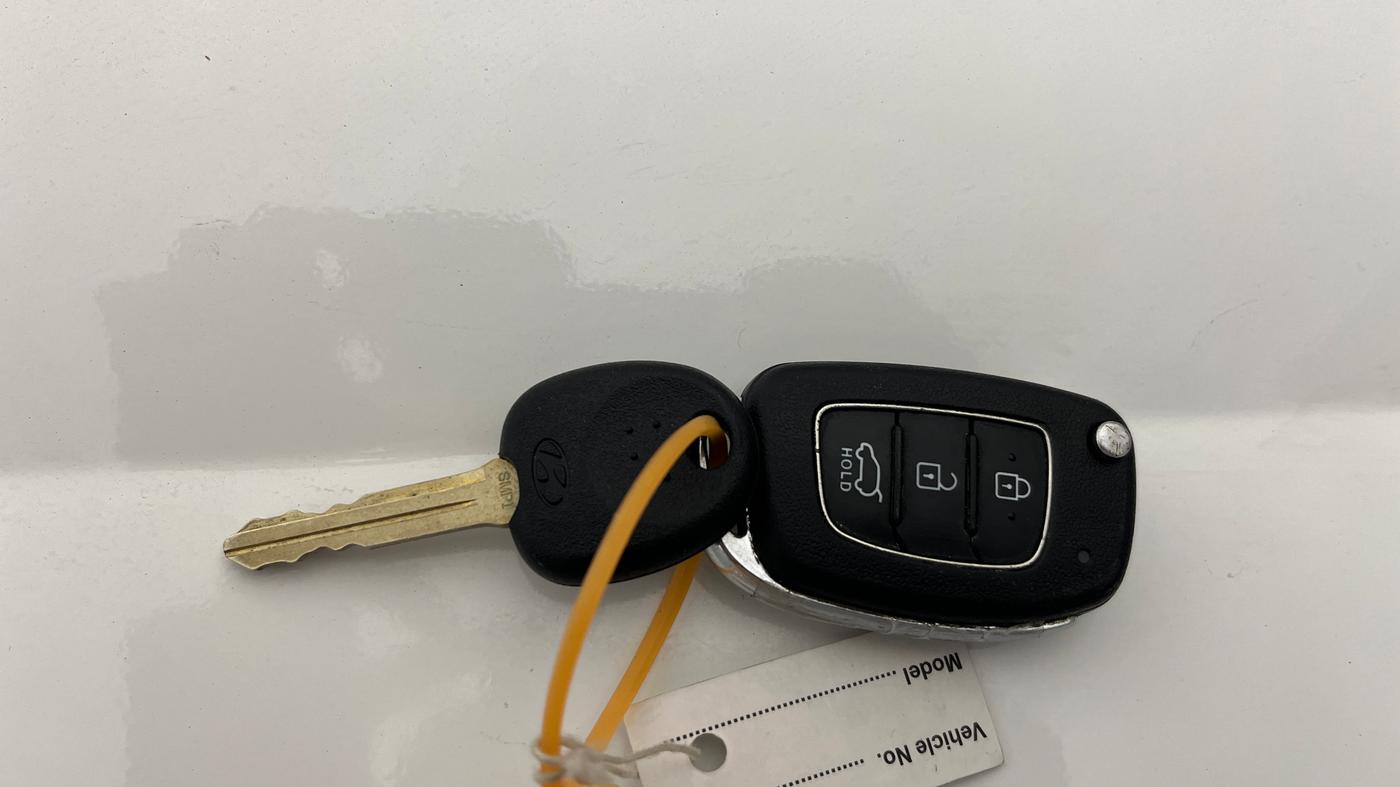 2020 Hyundai NEW I20 MAGNA 1.2 MT, Petrol, Manual, 61,576 km, Key Close Up