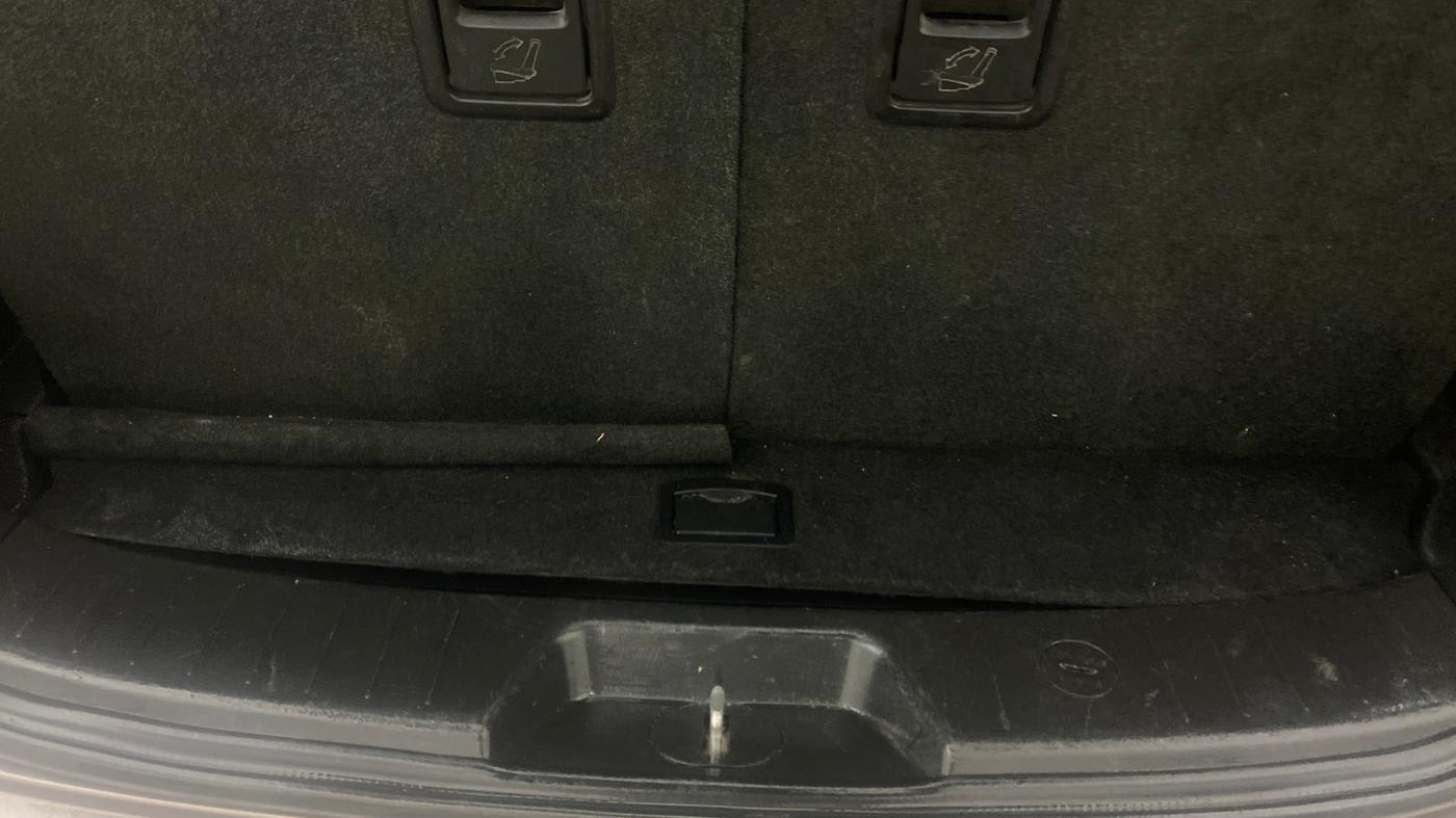 2017 Mahindra XUV500 W10 AT, Diesel, Automatic, 85,188 km, Boot Inside