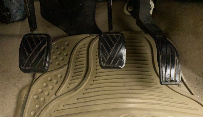 2015 Maruti Swift Dzire VXI, Petrol, Manual, 90,603 km, Pedals