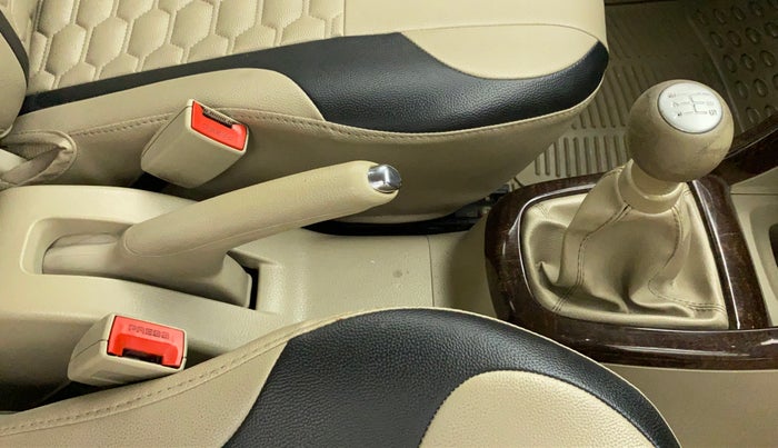 2015 Maruti Swift Dzire VXI, Petrol, Manual, 90,603 km, Gear Lever