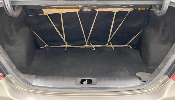 2015 Maruti Swift Dzire VXI, Petrol, Manual, 90,603 km, Boot Inside