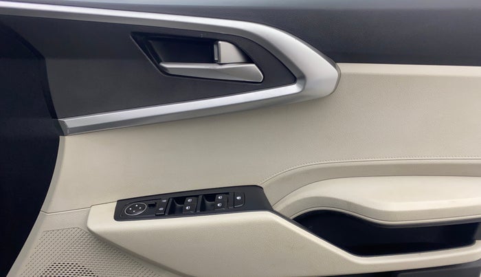 2023 KIA CARENS PRESTIGE 1.5 PETROL 7 STR, Petrol, Manual, 72,877 km, Driver Side Door Panels Control