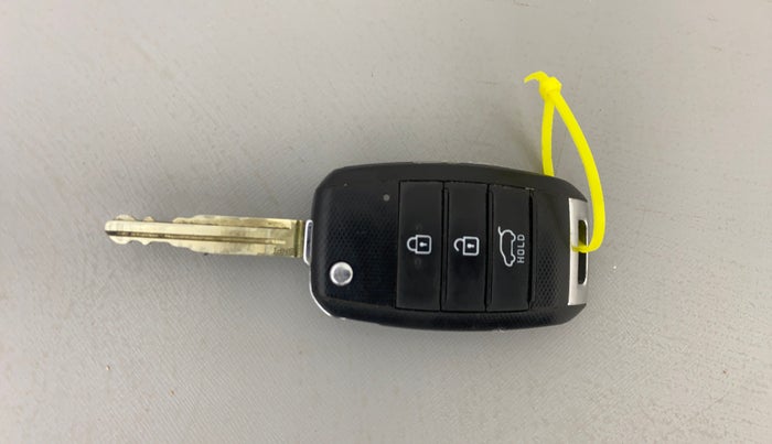 2023 KIA CARENS PRESTIGE 1.5 PETROL 7 STR, Petrol, Manual, 72,877 km, Key Close Up