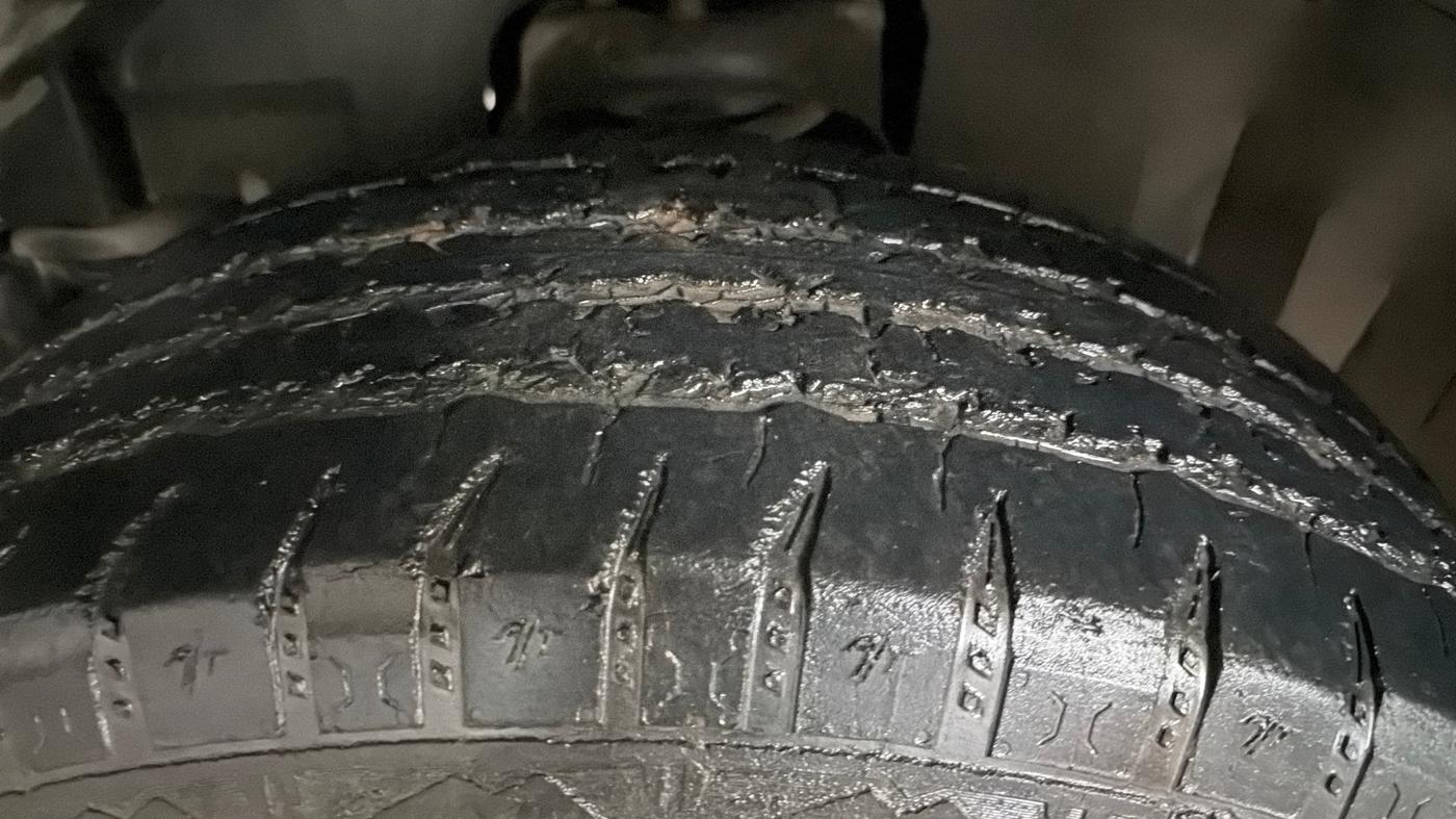 2023 Mahindra Thar LX D HT 2WD MT, Diesel, Manual, 60,422 km, Left Front Tyre Tread