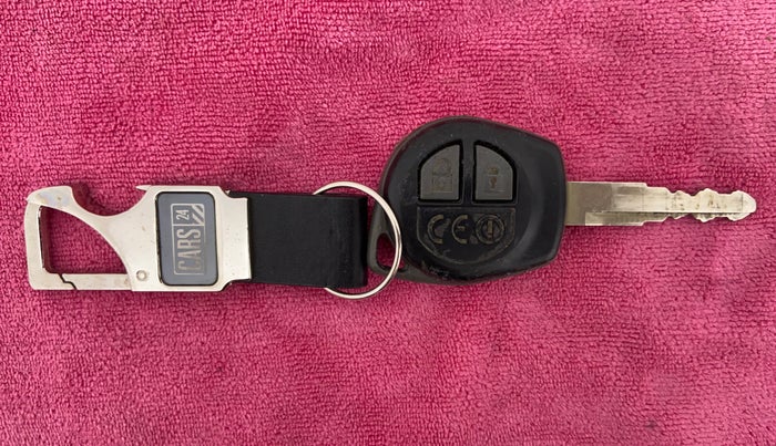 2018 Maruti Dzire VDI, Diesel, Manual, 53,491 km, Key Close-up