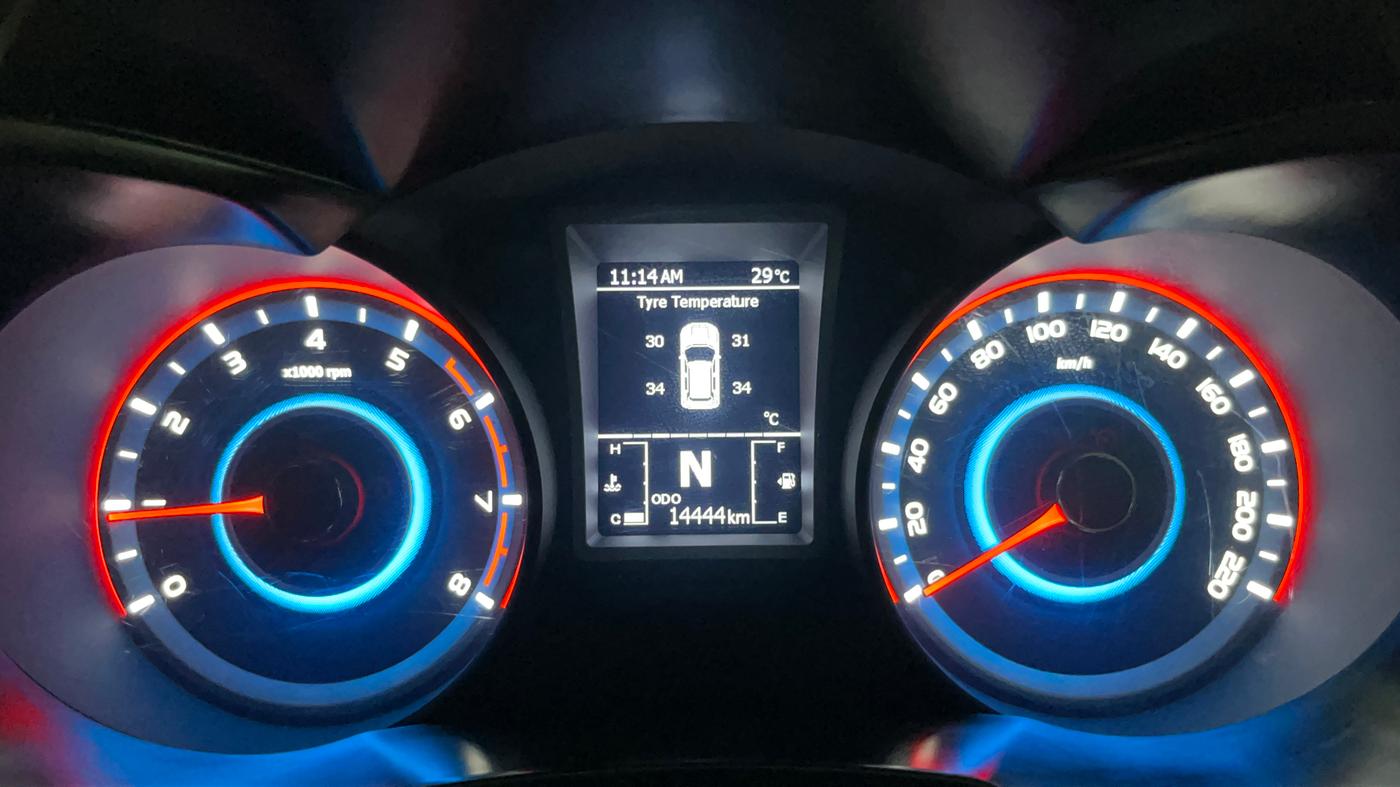 2022 Mahindra XUV300 W8(O) TURBO GDI, Petrol, Manual, 14,537 km, Odometer Image
