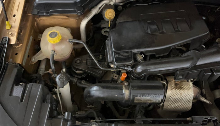 2022 Mahindra XUV300 W8(O) TURBO GDI, Petrol, Manual, 14,534 km, Engine View - Right