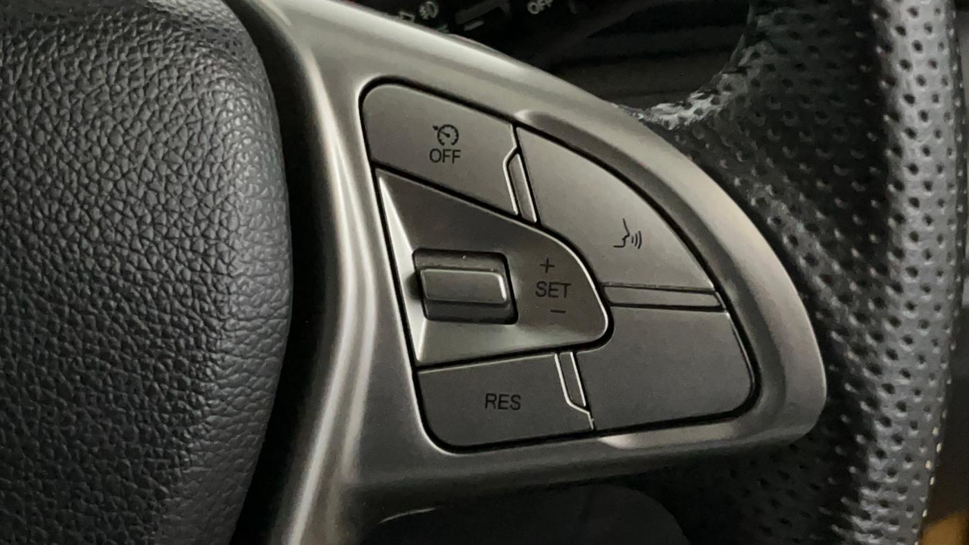 2022 Mahindra XUV300 W8(O) TURBO GDI, Petrol, Manual, 14,537 km, Adaptive Cruise Control