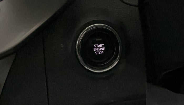 2022 Mahindra XUV300 W8(O) TURBO GDI, Petrol, Manual, 14,534 km, Keyless Start/ Stop Button