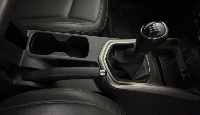 2022 Mahindra XUV300 W8(O) TURBO GDI, Petrol, Manual, 14,534 km, Gear Lever