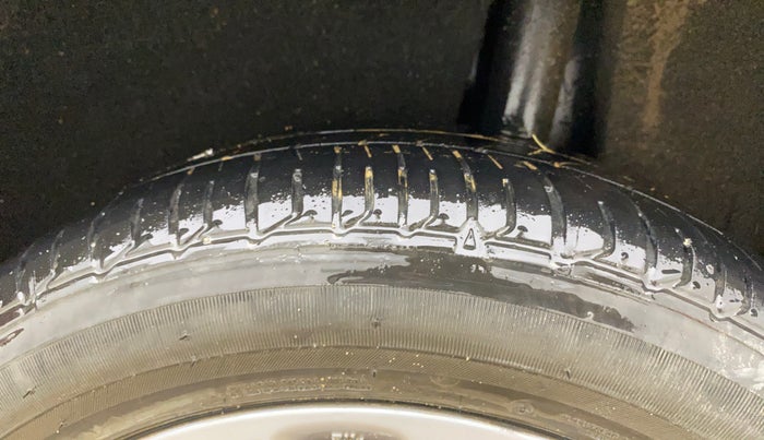 2016 Maruti Baleno ZETA PETROL 1.2, Petrol, Manual, 1,08,007 km, Left Rear Tyre Tread