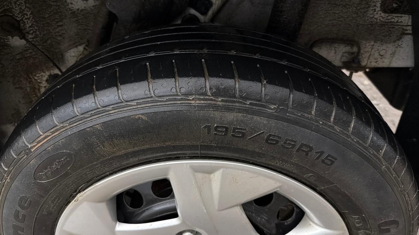 2021 Hyundai VENUE S 1.2, Petrol, Manual, 36,192 km, Left Rear Tyre Tread