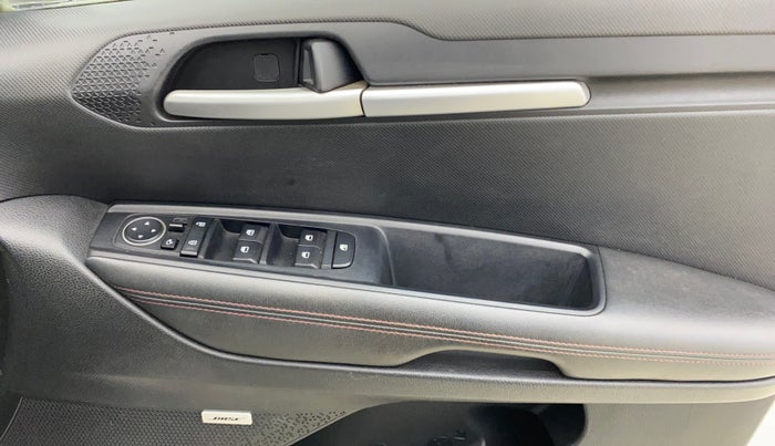 2020 KIA SONET GTX PLUS 1.0 IMT, Petrol, Manual, 52,368 km, Driver Side Door Panels Control