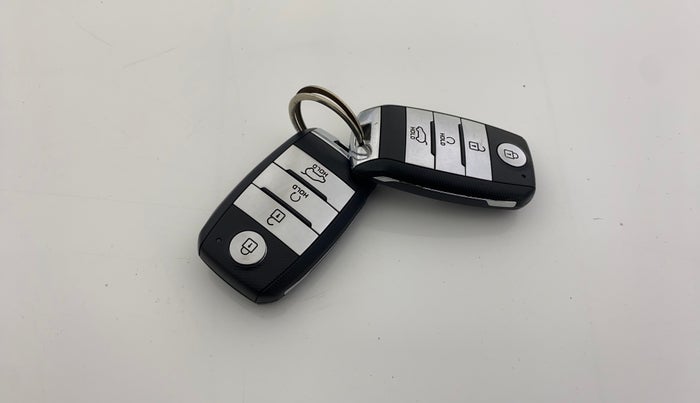 2020 KIA SONET GTX PLUS 1.0 IMT, Petrol, Manual, 52,368 km, Key Close Up