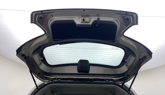 2016 Mahindra Kuv100 K8 6 STR, Petrol, Manual, 35,735 km, Boot Door Open
