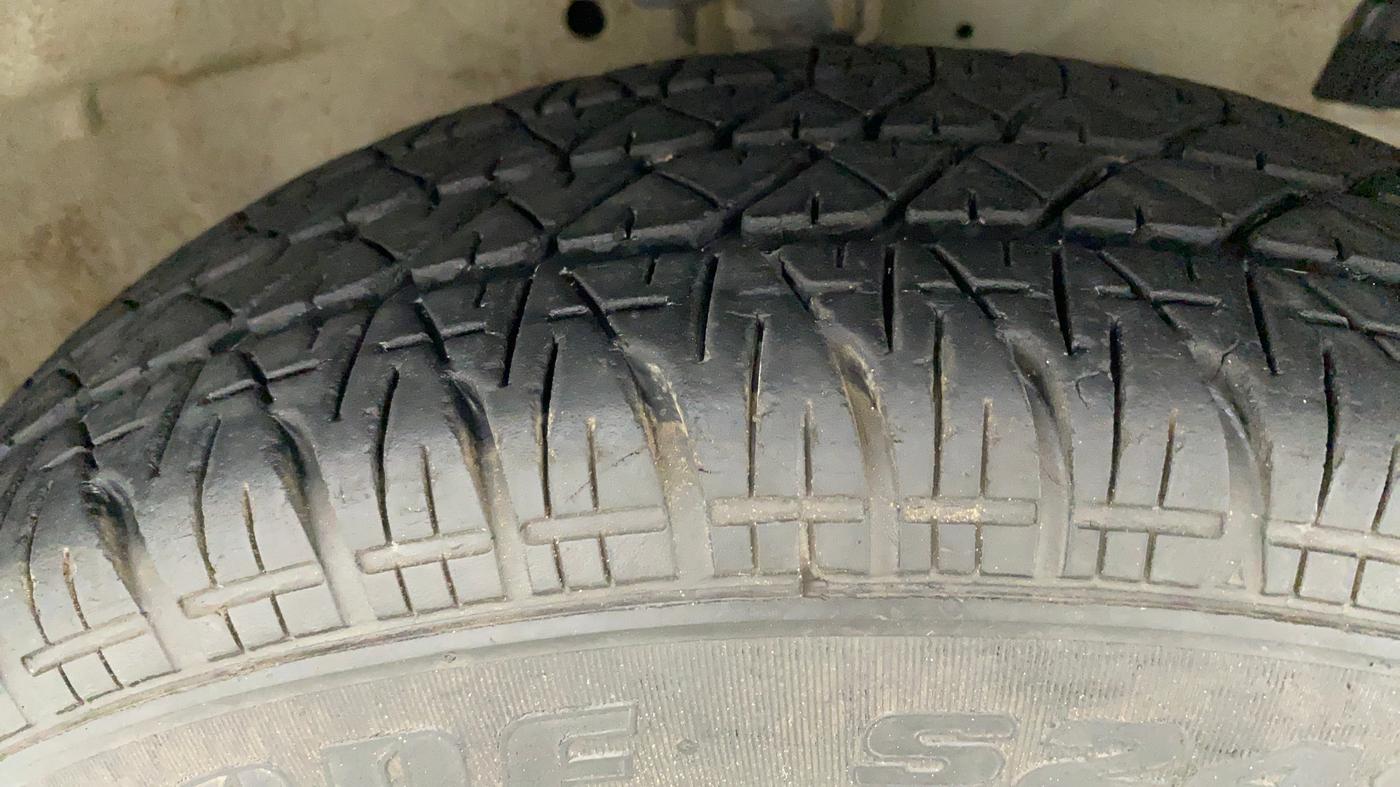 2016 Maruti Swift LXI, Petrol, Manual, 9,028 km, Right Front Tyre Tread
