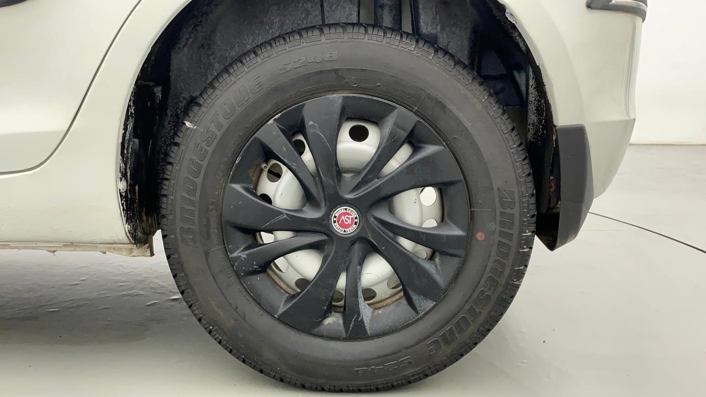 2016 Maruti Swift LXI, Petrol, Manual, 9,028 km, Left Rear Wheel