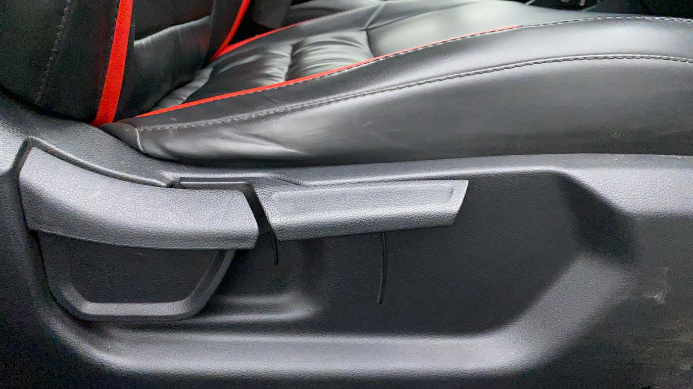 2021 Hyundai NEW I20 ASTA (O) 1.5 CRDI MT, Diesel, Manual, 27,412 km, Driver Side Adjustment Panel