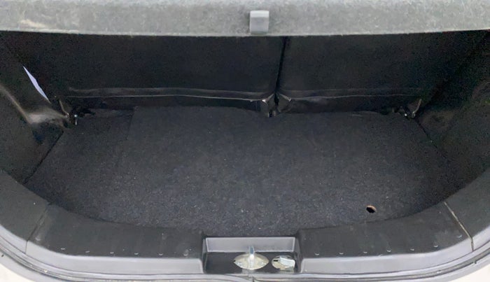 2017 Maruti Wagon R 1.0 VXI (O) AMT, Petrol, Automatic, 23,249 km, Boot Inside