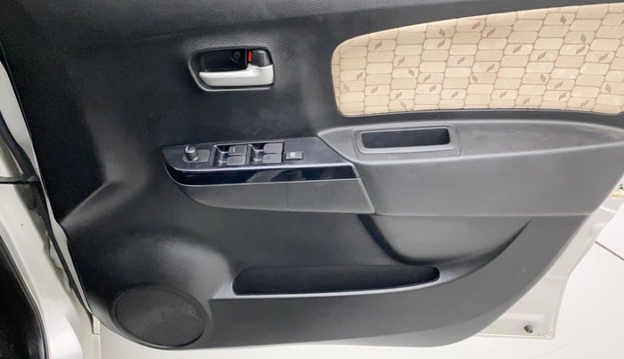 2017 Maruti Wagon R 1.0 VXI (O) AMT, Petrol, Automatic, 23,249 km, Driver Side Door Panels Control