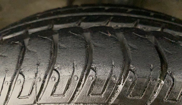 2017 Maruti Wagon R 1.0 VXI (O) AMT, Petrol, Automatic, 23,249 km, Left Front Tyre Tread