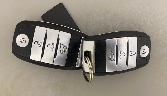 2022 KIA SONET HTX 1.0 IMT, Petrol, Manual, 36,717 km, Key Close Up