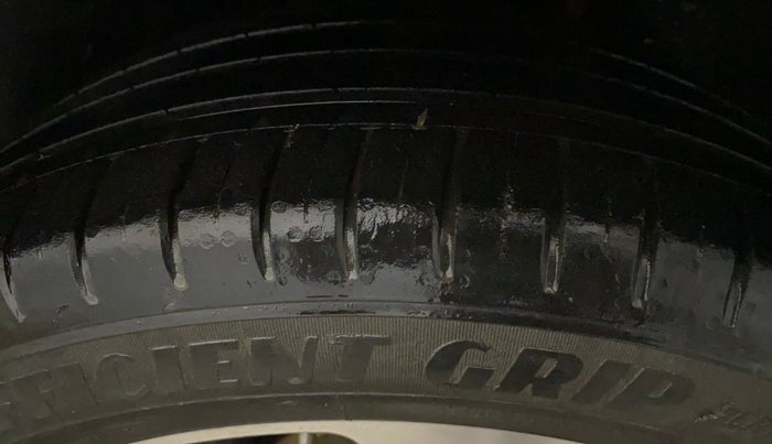 2021 MG HECTOR PLUS SELECT 2.0 DIESEL TURBO MT 7-STR, Diesel, Manual, 49,568 km, Left Rear Tyre Tread