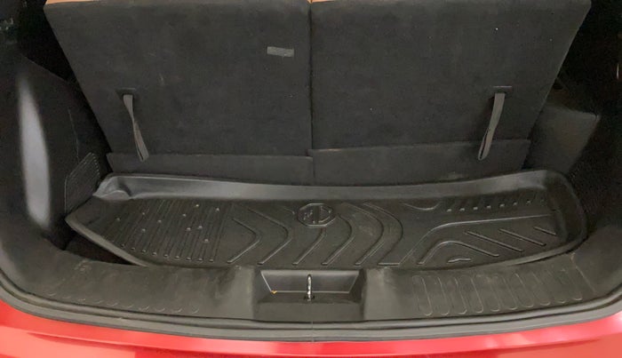 2021 MG HECTOR PLUS SELECT 2.0 DIESEL TURBO MT 7-STR, Diesel, Manual, 49,568 km, Boot Inside