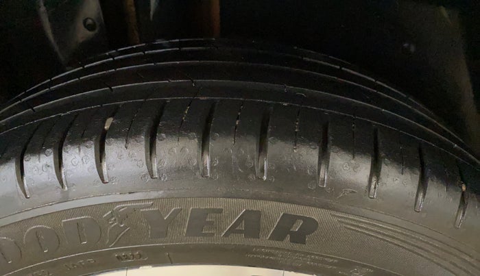 2021 MG HECTOR PLUS SELECT 2.0 DIESEL TURBO MT 7-STR, Diesel, Manual, 49,568 km, Right Rear Tyre Tread