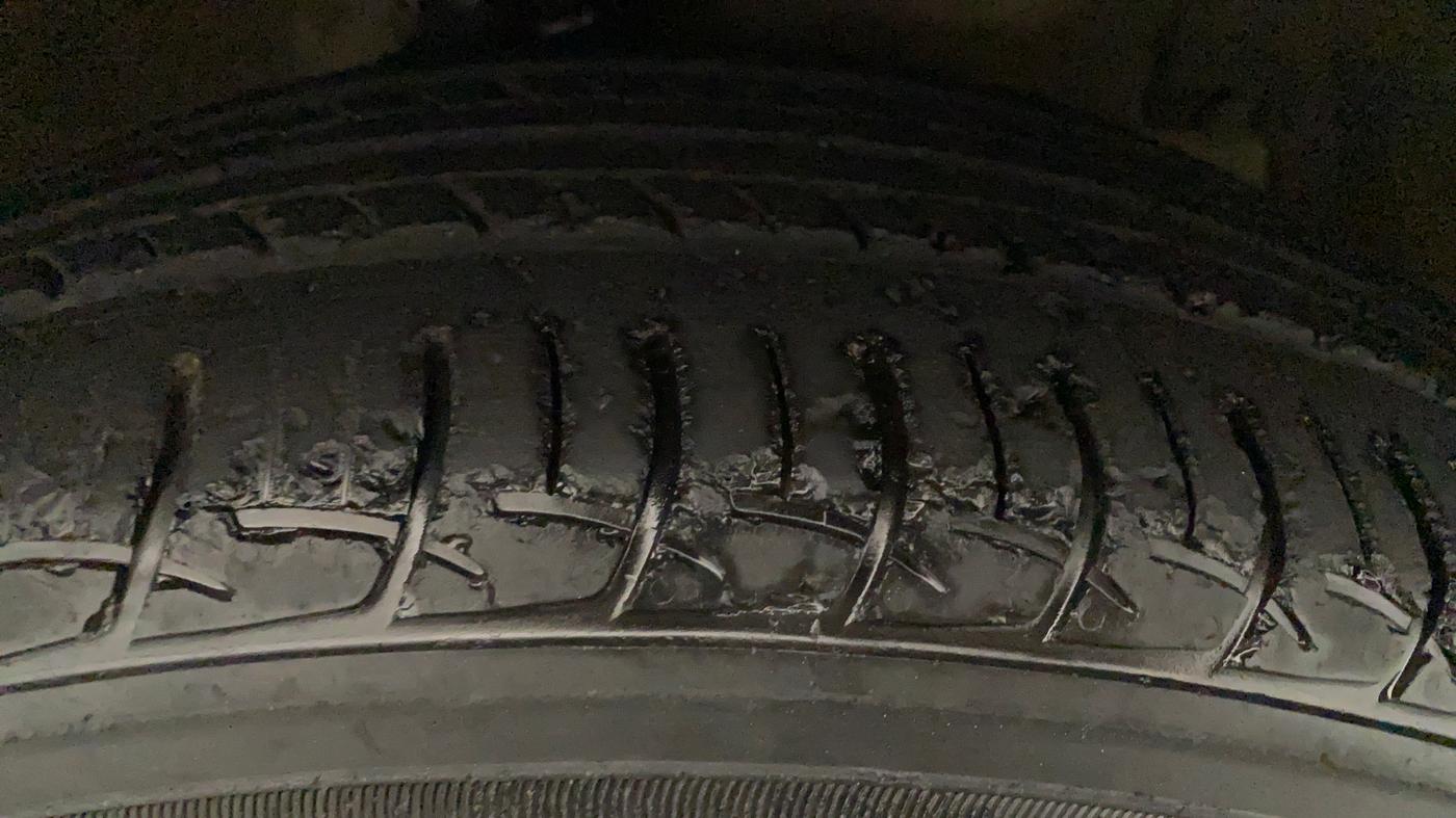 2014 Maruti Ciaz VDI, Diesel, Manual, 60,880 km, Right Front Tyre Tread